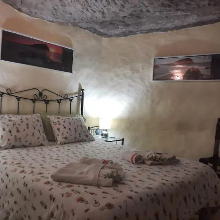 Cueva Sasha * סן מיגל דה אבונה