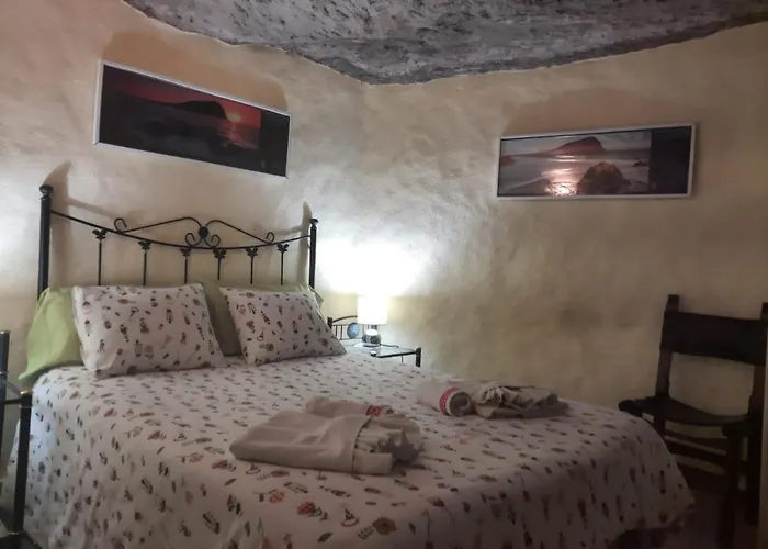 Cueva Sasha * San Miguel de Abona